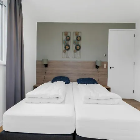 In De Koog Near Forest בית נופש *